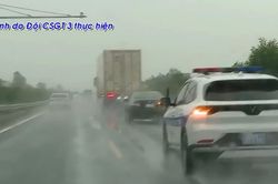 VIDEO: CSGT thị phạm 'làn đường vượt xe' trên cao tốc