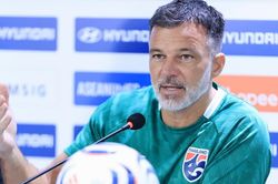 Thua Việt Nam 0-2, HLV Anthony Hudson vẫn tin Th&aacute;i Lan c&oacute; thể ngược d&ograve;ng