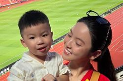 Chu Thanh Huyền hò hét khi Quang Hải nâng tỷ số 2-0