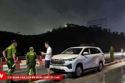 Muốn đi hát karaoke, tài xế lái ô tô ngược chiều trên cầu Bãi Cháy