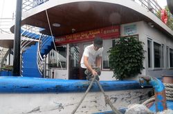 Mưa trắng trời, hàng loạt tàu du lịch được chằng néo tránh bão số 4