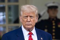 Tòa án Mỹ bác bỏ lệnh cấm visa nhập cư với 75 nước của ông Trump