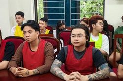 Khởi tố Phạm Tuấn tự xưng 'Kh&aacute; Bảnh' c&ugrave;ng 9 đối tượng li&ecirc;n quan
