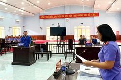Lãnh án tù về 2 tội vì chém cán bộ Cảnh sát giao thông