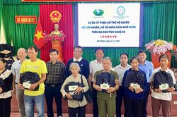 Tặng 2.600 suất quà cho các hộ nghèo, có hoàn cảnh khó khăn tại Nghệ An