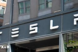 Tesla và 8 hãng ôtô triệu hồi kỷ lục 4,3 triệu xe tại Trung Quốc