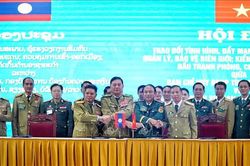 X&acirc;y dựng bi&ecirc;n giới Việt Nam - L&agrave;o h&ograve;a b&igrave;nh, hữu nghị v&agrave; ph&aacute;t triển bền vững