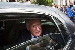Tổng thống Trump sẽ cưỡi xe 'Quái thú' mở màn cuộc đua xe tại Washington D.C