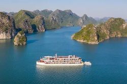 Tàu du lịch vịnh Hạ Long, Lan Hạ tạm dừng đón khách để tránh bão