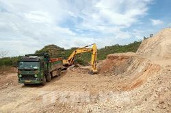 Nhiều dự án lớn ở Khánh Hòa đứng trước nguy cơ đói vật liệu san lấp