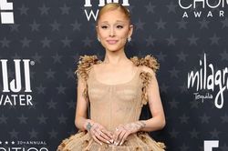 Ariana Grande thắng kiện