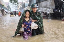 Lạng Sơn: Khẩn trương hỗ trợ người d&acirc;n ứng ph&oacute; mưa lũ, ngập lụt