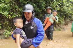Khắc phục sạt lở, di dời người dân tại Trung Lý, Tam Chung đến nơi an toàn