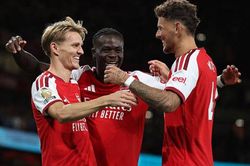 Arsenal đè bẹp Coventry bằng sự áp đảo chiến thuật tuyệt đối