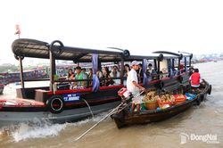 Ði chợ nổi Cái Răng