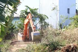 Phường Quy Nhơn Bắc bị phê bình vì chậm xử lý vi phạm hành lang bảo vệ đê sông