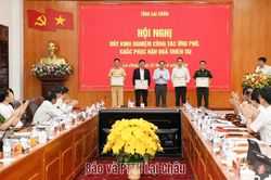 13 tập thể, cá nhân được khen thưởng trong công tác hỗ trợ, khắc phục hậu quả thiên tai tại xã Mường Than