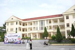Trường Cao đẳng L&agrave;o Cai l&agrave;m thủ tục nhập học cho tr&ecirc;n 2.200 học sinh, sinh vi&ecirc;n
