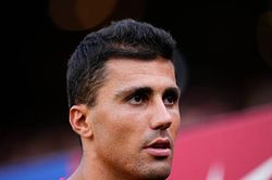 Tân binh Rodri hoàn tất buổi tập đầu tiên cùng Barcelona, sẵn sàng ra mắt đội bóng