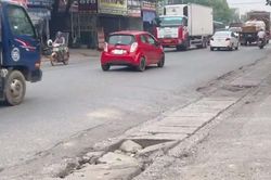 Hiểm họa từ những nắp cống, tấm bản xuống cấp