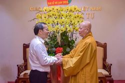 Thiếu tướng Lê Quang Đạo thăm Ban Trị sự Phật giáo TP.HCM nhân Đại lễ Vu lan - Báo hiếu