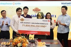 Người đàn ông 1.100 lần trúng Vietlott bất ngờ nhận Jackpot hơn 71,8 tỷ đồng