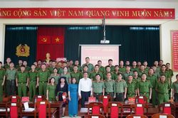 Bồi dưỡng tiếng dân tộc Dao cho Công an xã để gần dân hơn