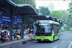 H&agrave; Nội tăng cường xe bu&yacute;t, metro phục vụ nh&acirc;n d&acirc;n dịp Quốc kh&aacute;nh 2/9