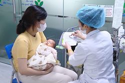 Bộ Y tế y&ecirc;u cầu đẩy mạnh c&ocirc;ng t&aacute;c ti&ecirc;m chủng cho trẻ