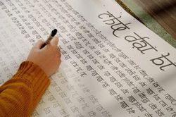 Chép kinh Phật "dưỡng thân - rèn tâm"