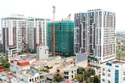 Thanh khoản bất động sản suy giảm: Gi&aacute; vẫn cao, người mua ng&agrave;y c&agrave;ng kh&oacute; tiếp cận vốn