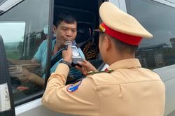 Bảo đảm trật tự, an to&agrave;n giao th&ocirc;ng trong dịp Quốc kh&aacute;nh 2/9 v&agrave; Th&aacute;ng cao điểm an to&agrave;n giao th&ocirc;ng