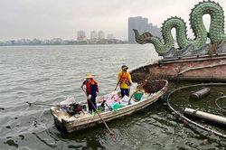 Bảo vệ ao hồ - giữ 'lá phổi xanh'