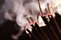 5 thứ trong nhà hít nhiều 'phá phổi' còn nhanh hơn khói thuốc
