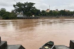 H&igrave;nh ảnh nước lũ l&ecirc;n rất nhanh tr&ecirc;n c&aacute;c s&ocirc;ng ở Lạng Sơn v&agrave; Thanh H&oacute;a