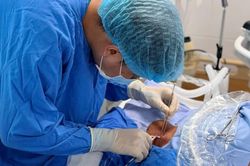 Cứu bệnh nh&acirc;n sốc nhiễm khuẩn, hoại thư Fournier nguy kịch