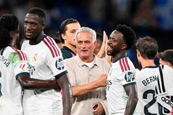 HLV Mourinho giúp Real thắng nghẹt thở phút 90