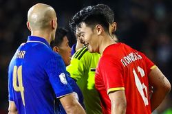 Thành Chung chọc tức cầu thủ Thái Lan
