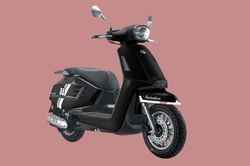 Xe tay ga kiểu Vespa, Lambretta xuất hiện, giá gần bằng 'bản gốc'