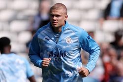 Man City 0-0 Bournemouth: Haaland tr&igrave;nh l&agrave;ng kiểu t&oacute;c mới