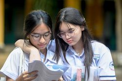 Trường ở TP.HCM cho mượn SGK, học sinh cần lưu ý điều gì?