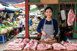 Giá heo hơi hôm nay 23.8.2026: 8 địa phương tăng thêm 1.000 đồng/kg