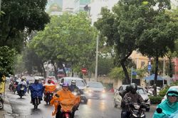 Thời tiết h&ocirc;m nay 23.8: H&agrave; Nội tiếp diễn mưa lớn, TP.HCM mưa d&ocirc;ng chiều tối