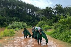 Biên phòng Lạng Sơn giúp nhân dân khắc phục hậu quả mưa bão