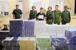 Bắt giữ đối tượng vận chuyển gần 15.000 bao thuốc lá lậu