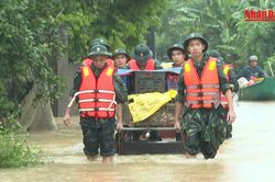 [Video] Bắc Ninh di dời 131 nhân khẩu, huy động 800 lượt người ứng phó bão số 4 tại xã Kép