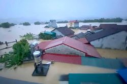 Bão số 4 và mưa lũ: 1 người chết, 200 ngôi nhà hư hỏng, tốc mái