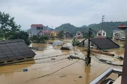 Mưa lũ khiến 1 người chết, 2.620 nhà bị tốc mái, ngập nước ở Lạng Sơn