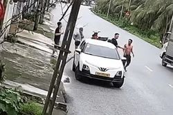 Điều tra người đàn ông chặn đầu ô tô, đánh lái xe bị thương ở Hải Phòng