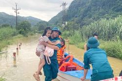 Mưa lớn, dông lốc khiến nhiều nhà dân ở Cao Bằng bị thiệt hại